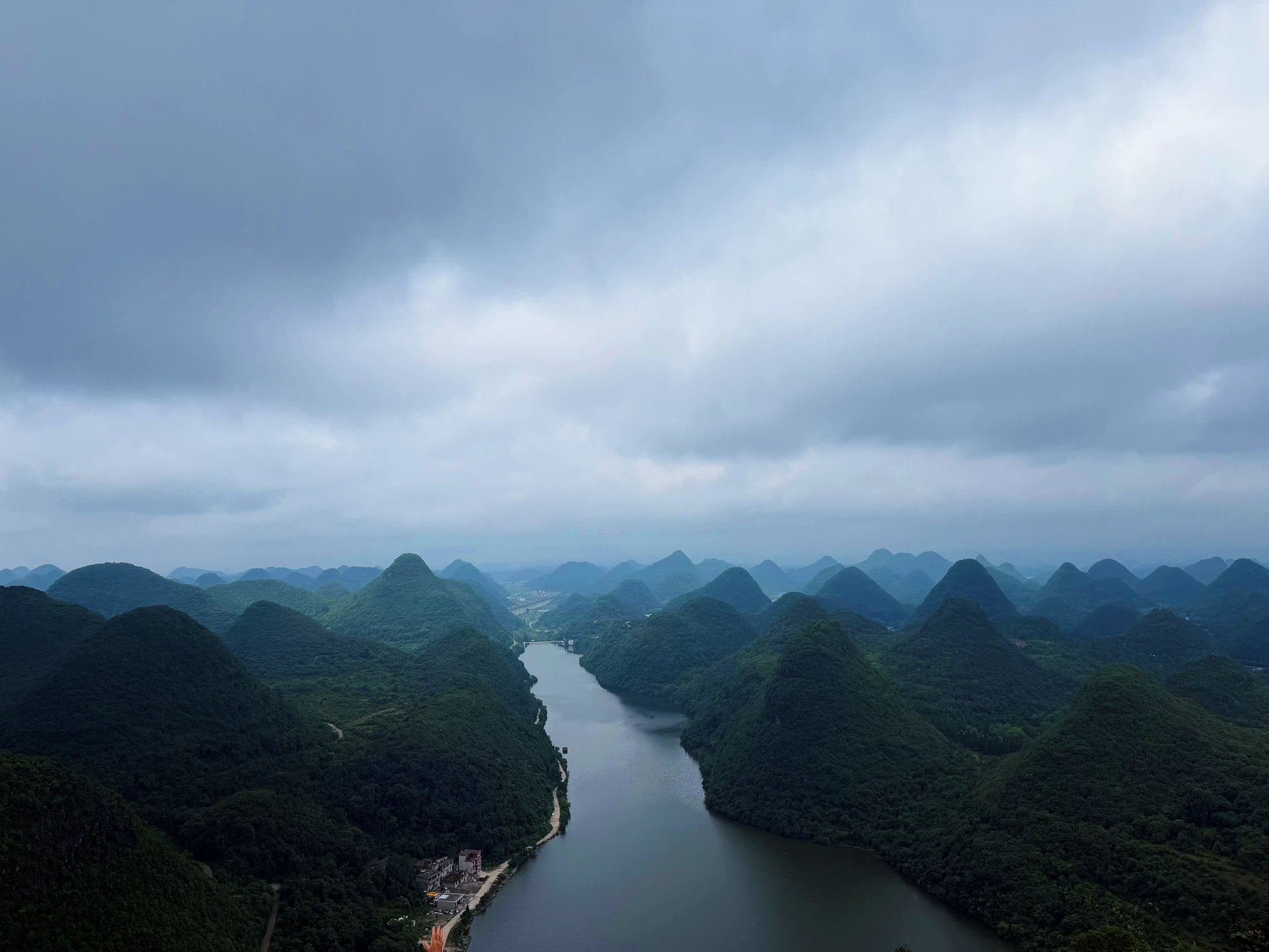 爬山